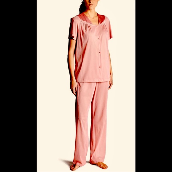 Vanity Fair Other - Vintage Vanity Fair Peachy Pink Pajamas in Size 34